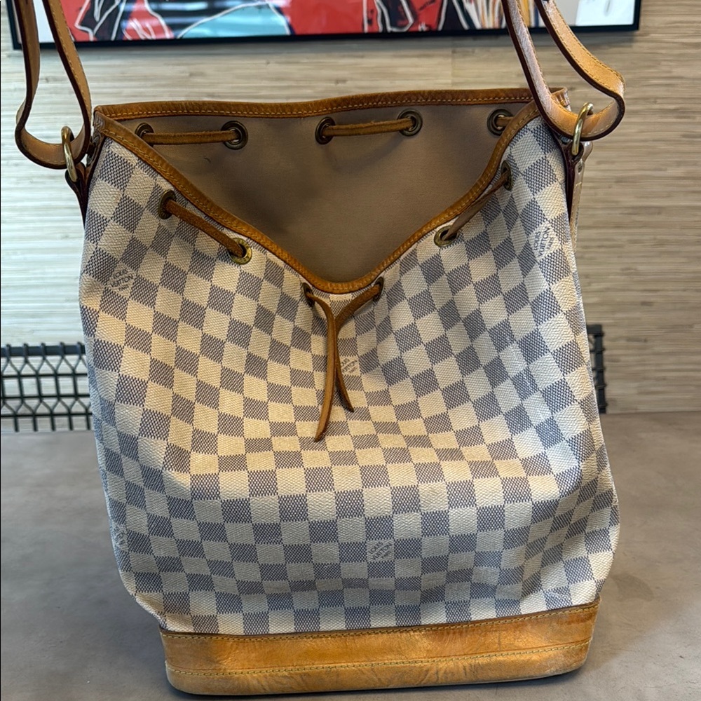 Louis Vuitton Tan and White Shoulder Bag with Checkered Pattern